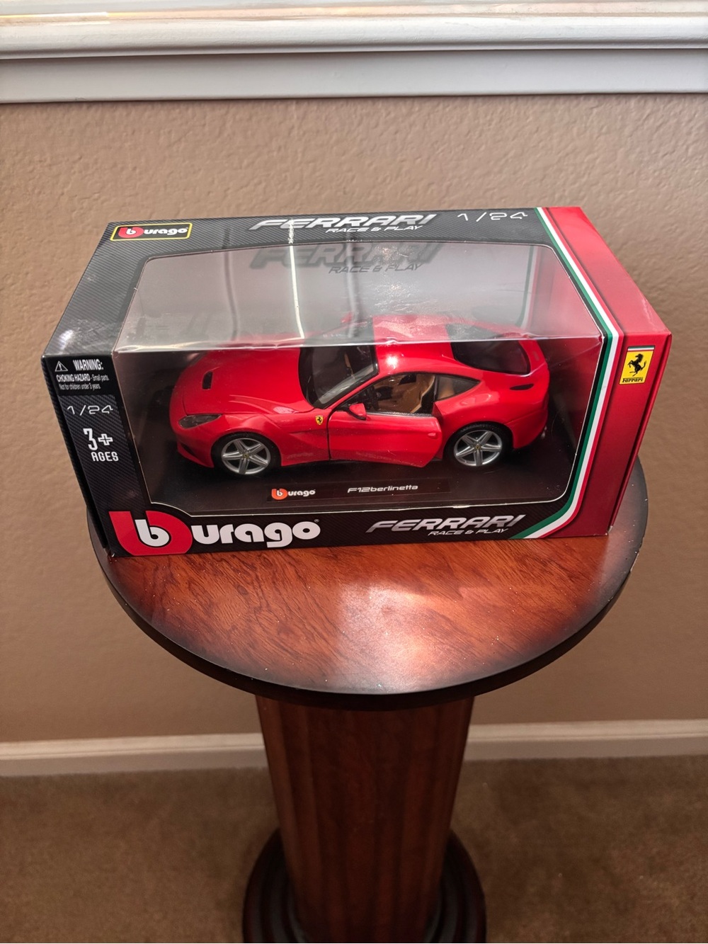 Bburago Ferrari F12 Berlinetta Red 1/24